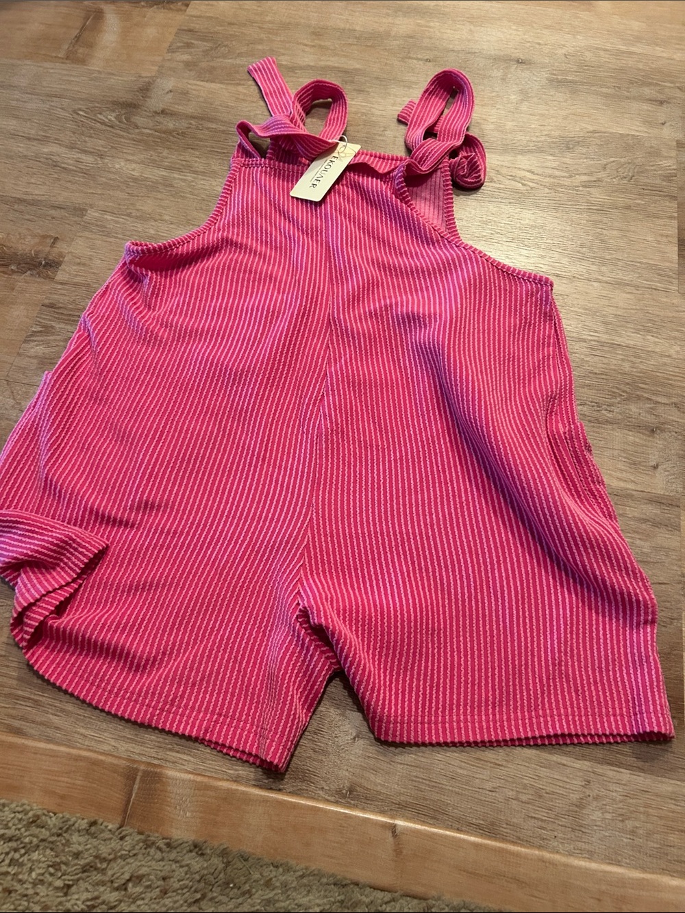 Women’s NWT Ribbed Hot Pink Tie-Shoulder Romper - Picture 6 of 7